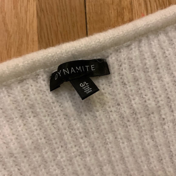 White v-neck oversized sweater - Picture 2 of 4